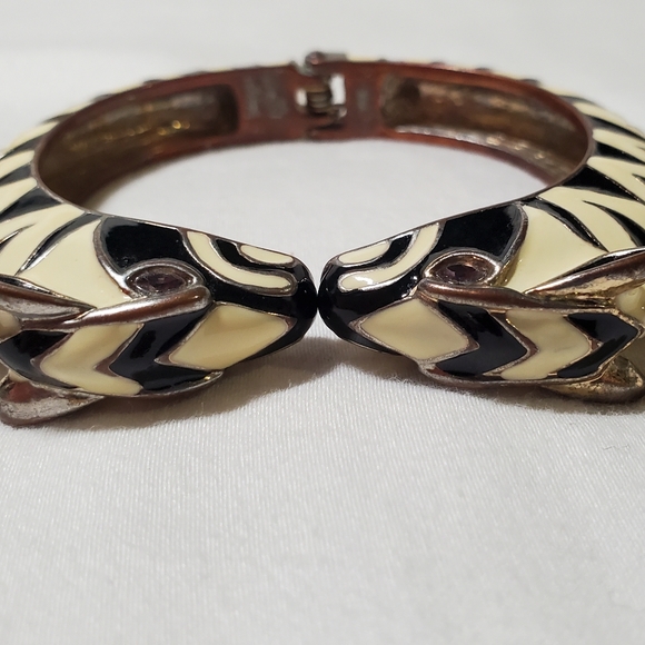 CLEARANCE-now or never! - Picture 3 of 5